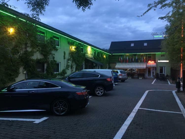 Pensiunea Vila Chesa Corunca Exterior foto